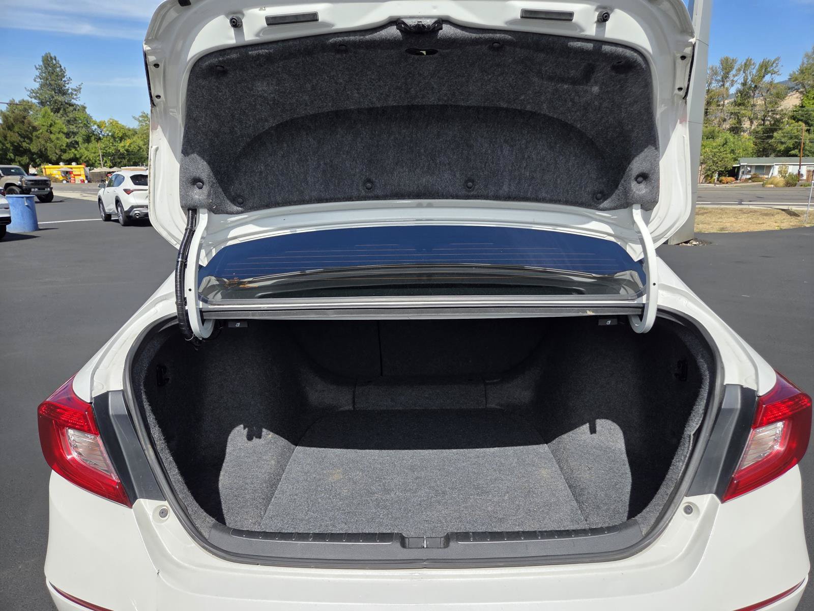 Used 2018 Honda Accord Sport image 17