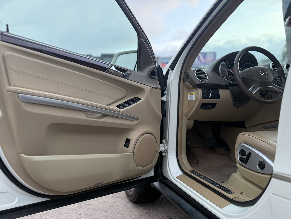 Used 2010 Mercedes-Benz GL 450 4MATIC image 23