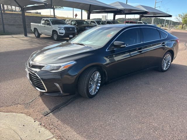 Used 2018 Toyota Avalon Limited w/ All Weather Liner Package FWD image 3