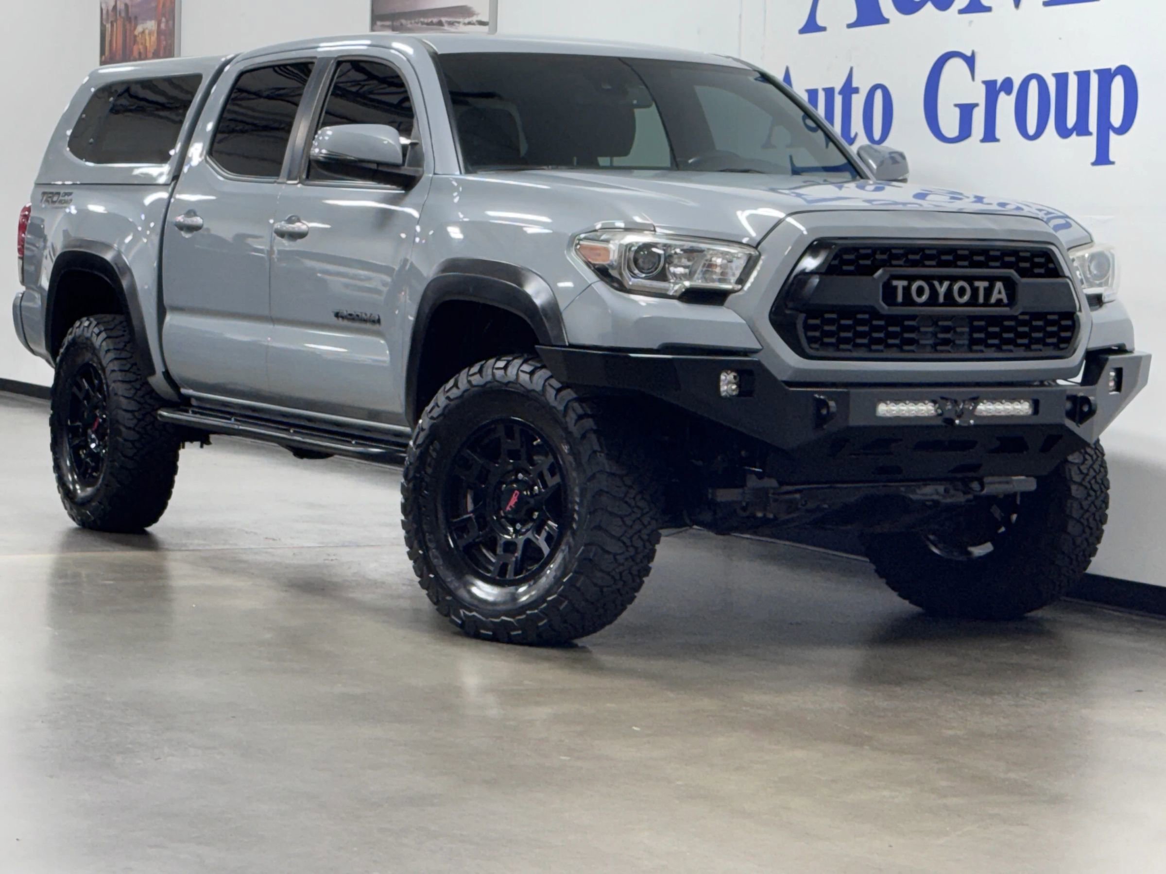 Used 2018 Toyota Tacoma TRD Off-Road image 1