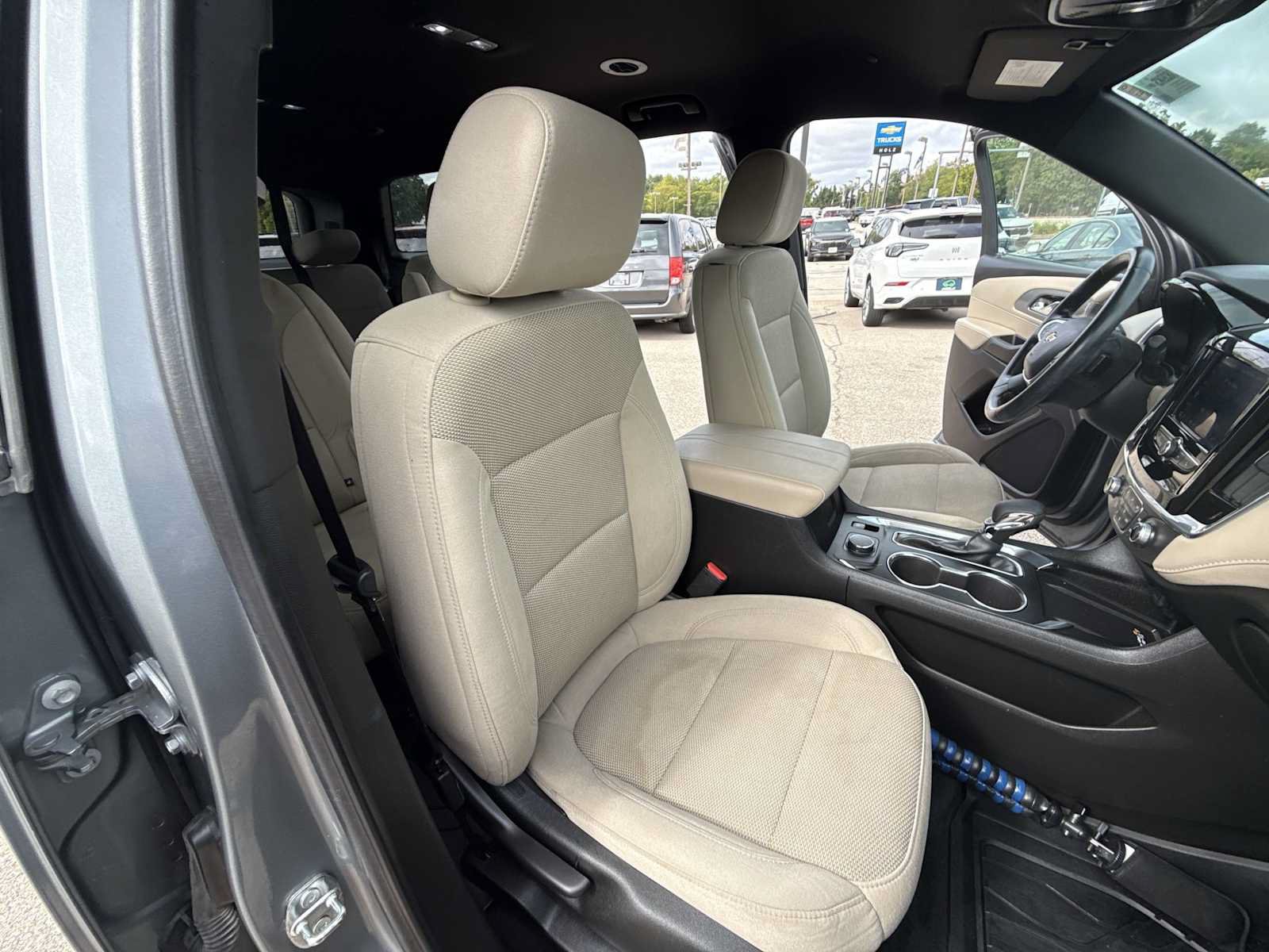 Certified 2023 Chevrolet Traverse LT w/ LPO, Floor Liner Package AWD/4WD image 26