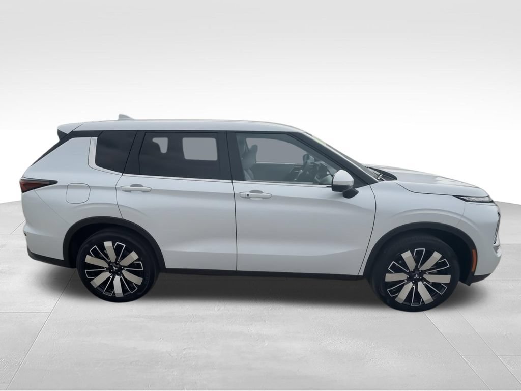 New 2026 Mitsubishi Outlander SE AWD/4WD image 9