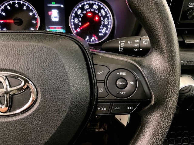 Used 2022 Toyota RAV4 LE AWD/4WD image 18
