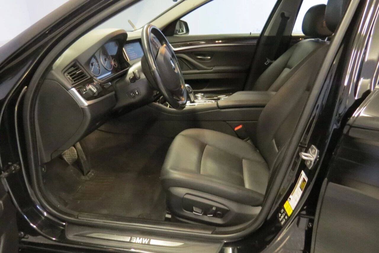 Used 2015 BMW 528i xDrive Sedan AWD/4WD image 15