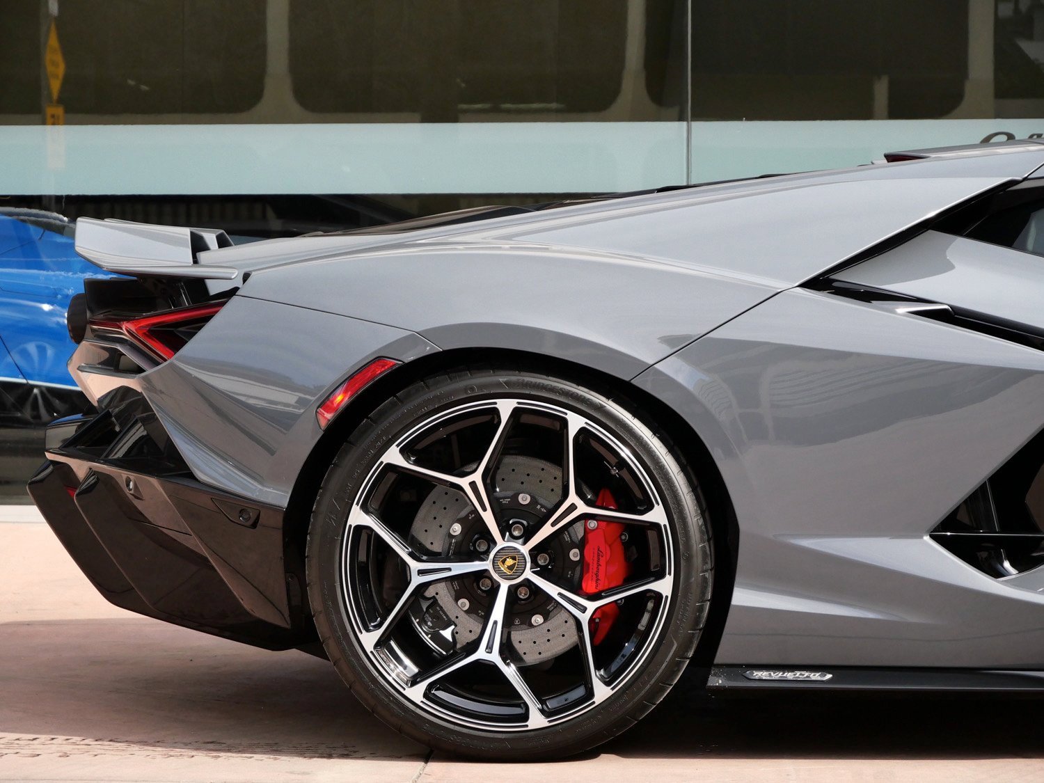 Used 2024 Lamborghini Revuelto image 16