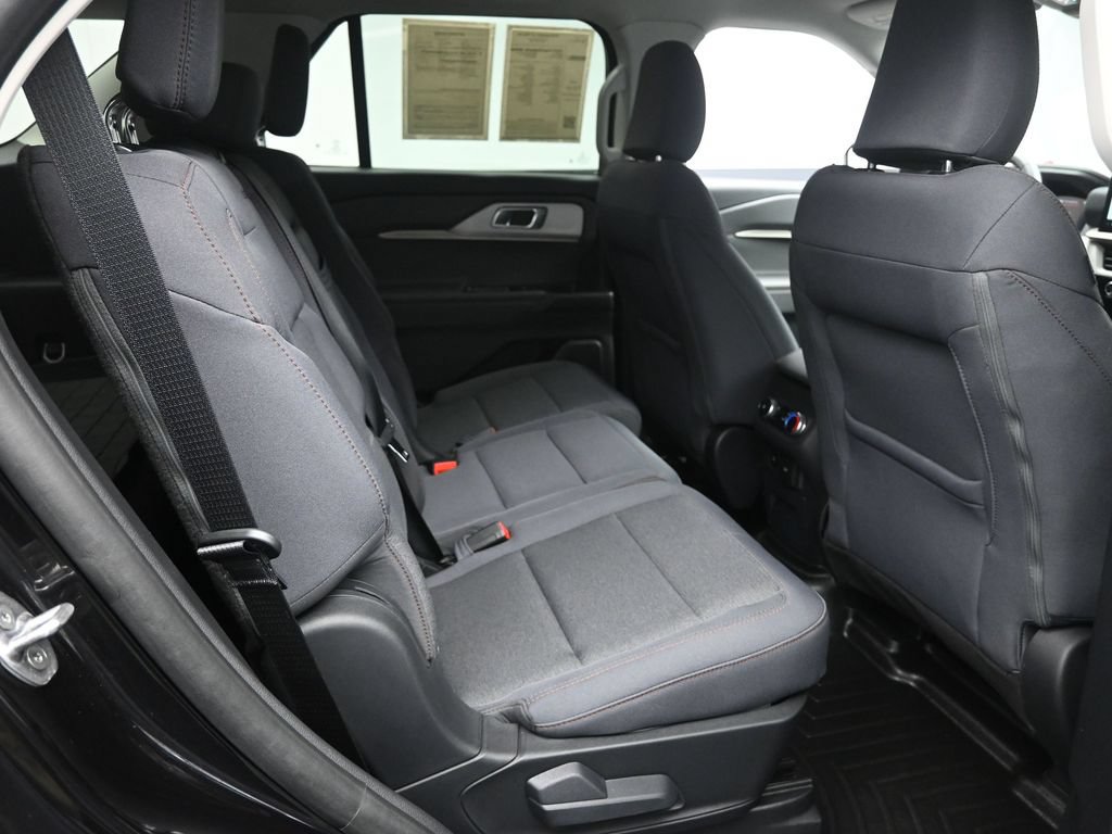 Used 2025 Ford Explorer Active RWD image 24