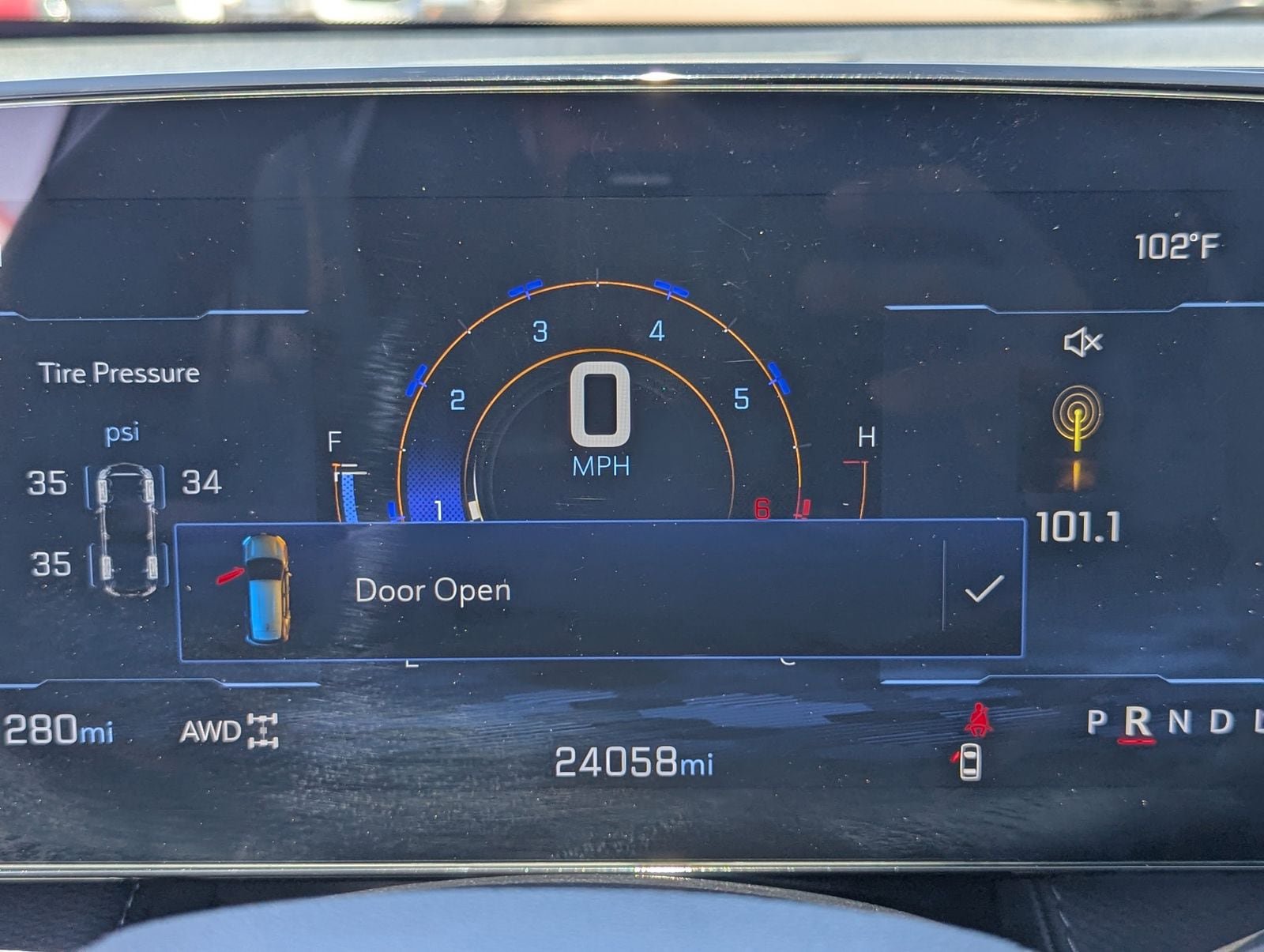 Used 2025 Chevrolet Equinox LT AWD/4WD image 30