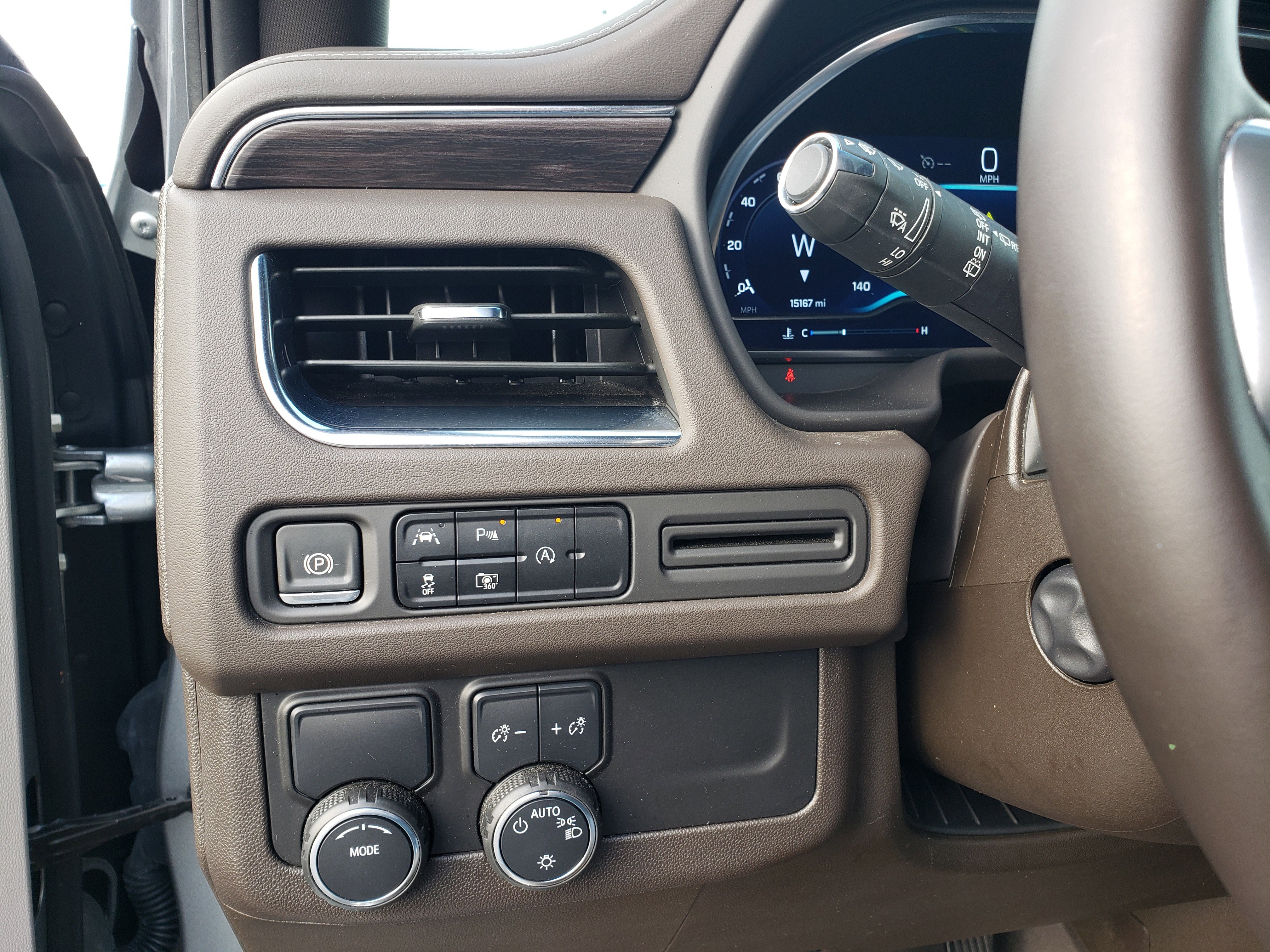 Used 2024 Chevrolet Tahoe LT w/ Luxury Package image 14