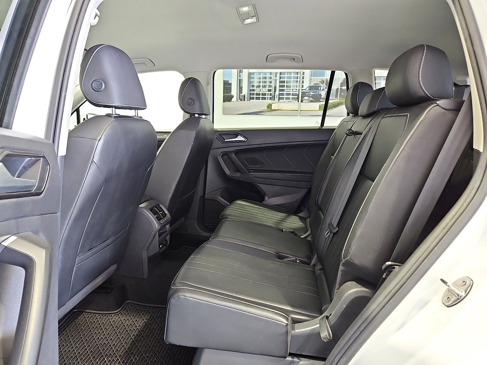 Certified 2022 Volkswagen Tiguan SE FWD image 9