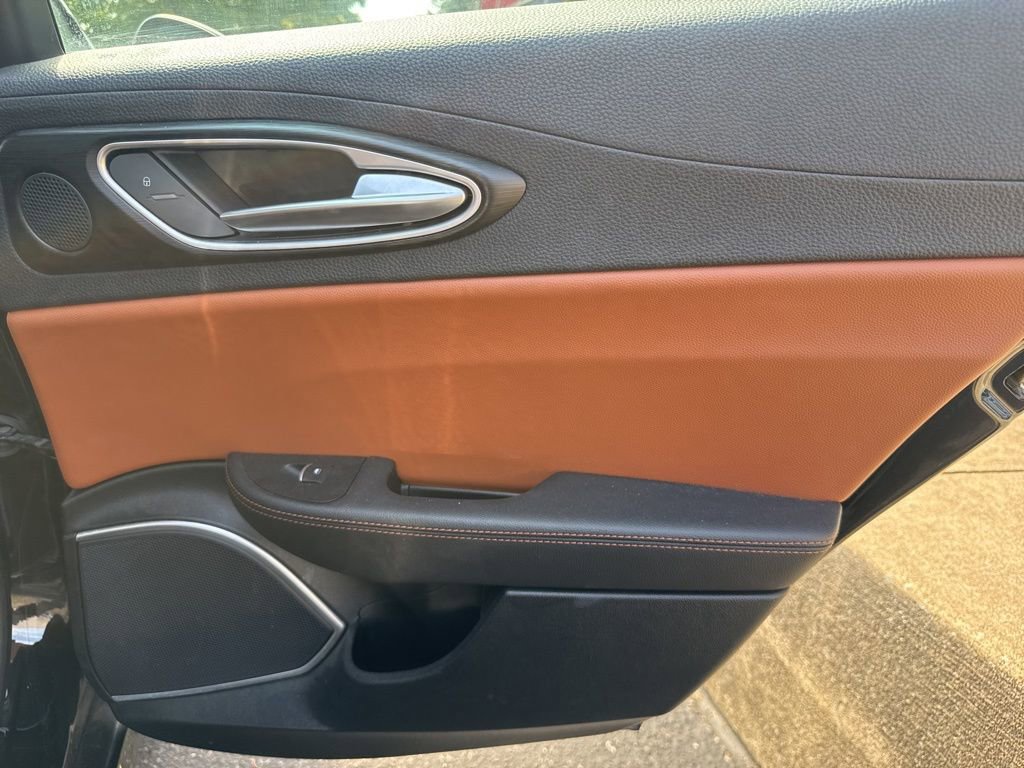 Used 2018 Alfa Romeo Giulia AWD image 52