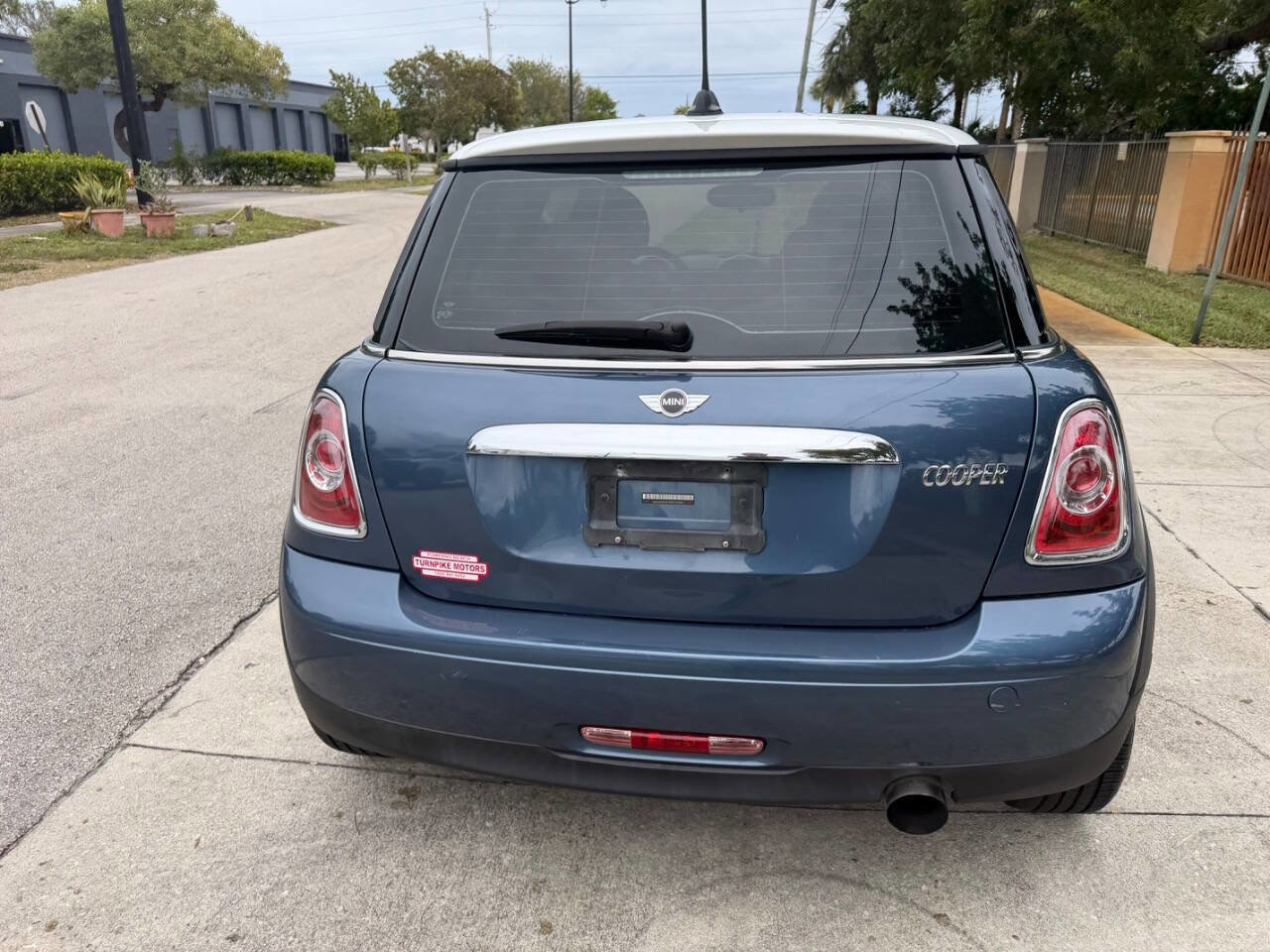 Used 2011 MINI Cooper Hardtop image 9