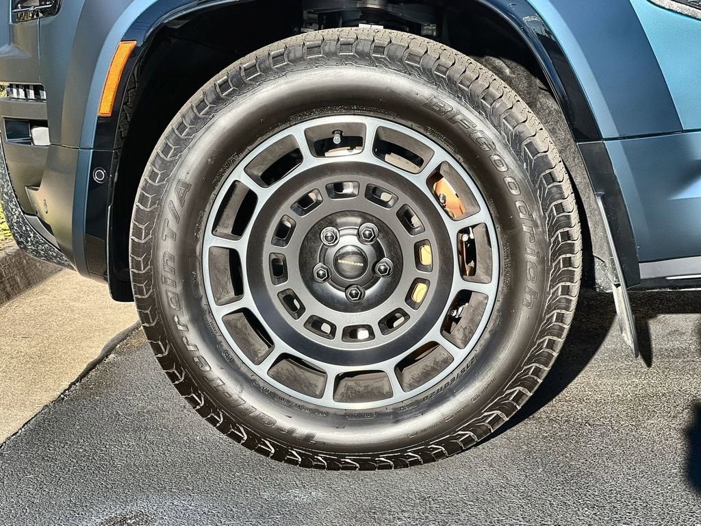 New 2026 Land Rover Defender 110 image 10