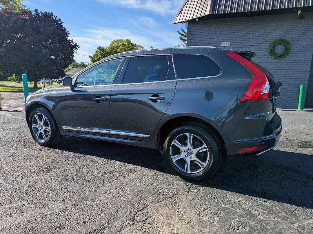 Used 2015 Volvo XC60 T6 Platinum w/ Protection Package FWD image 3