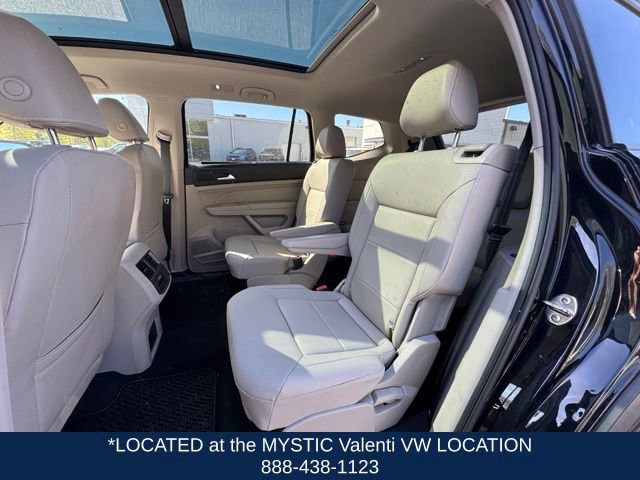 Used 2023 Volkswagen Atlas SEL R-Line AWD/4WD image 9
