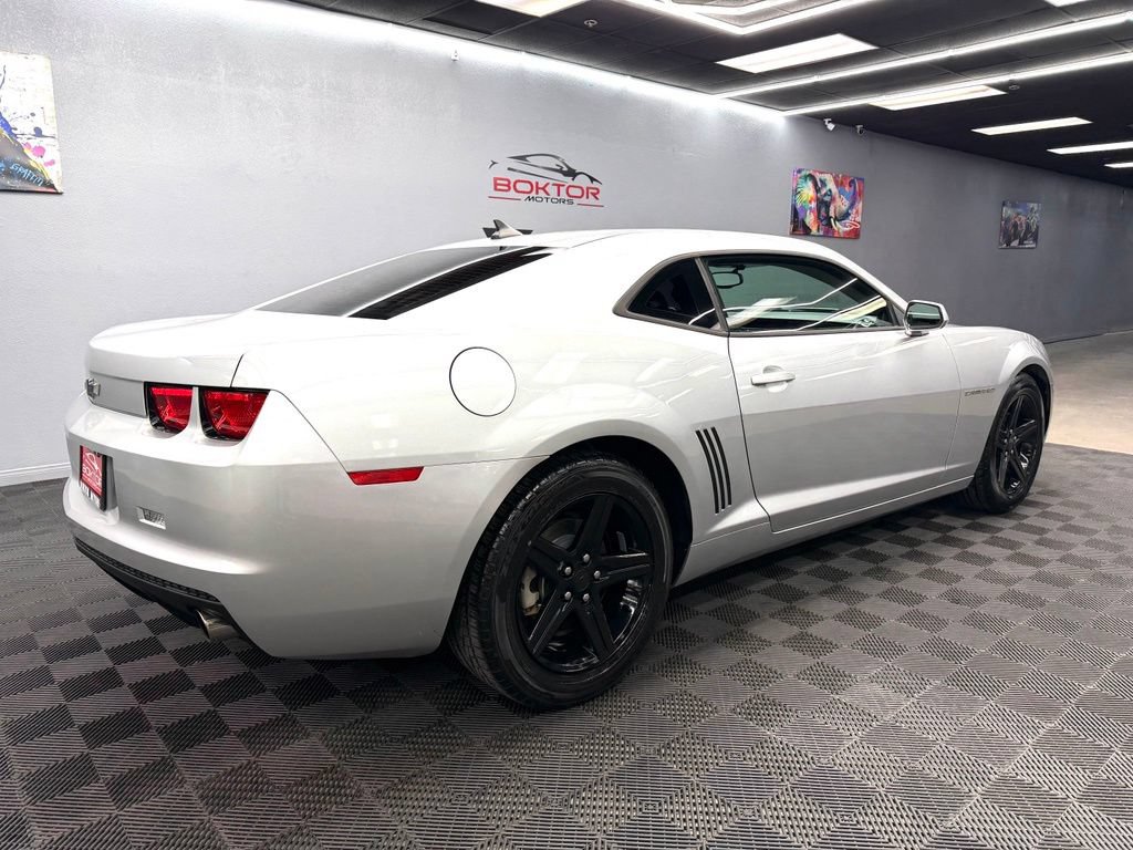 Used 2011 Chevrolet Camaro LT RWD image 15