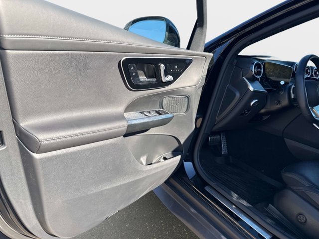 Used 2025 Mercedes-Benz GLC 350e 4MATIC image 19