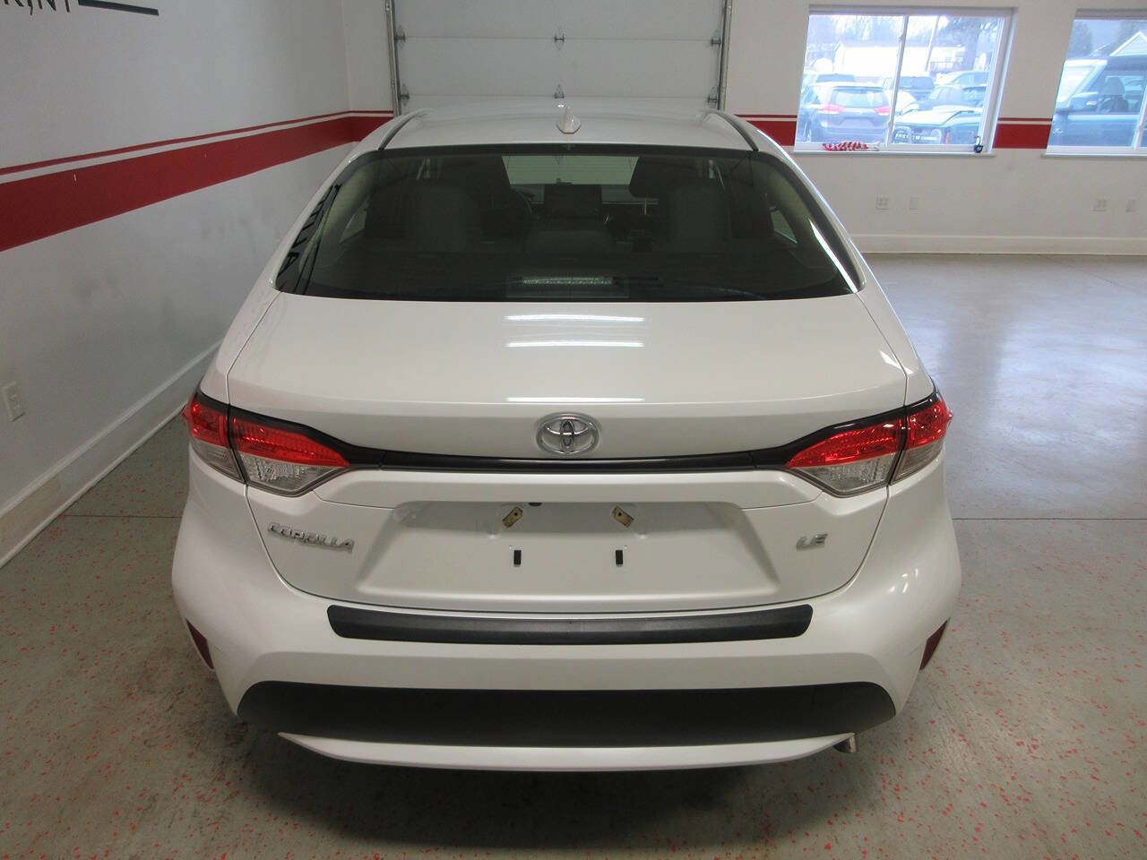 Used 2022 Toyota Corolla LE FWD image 14