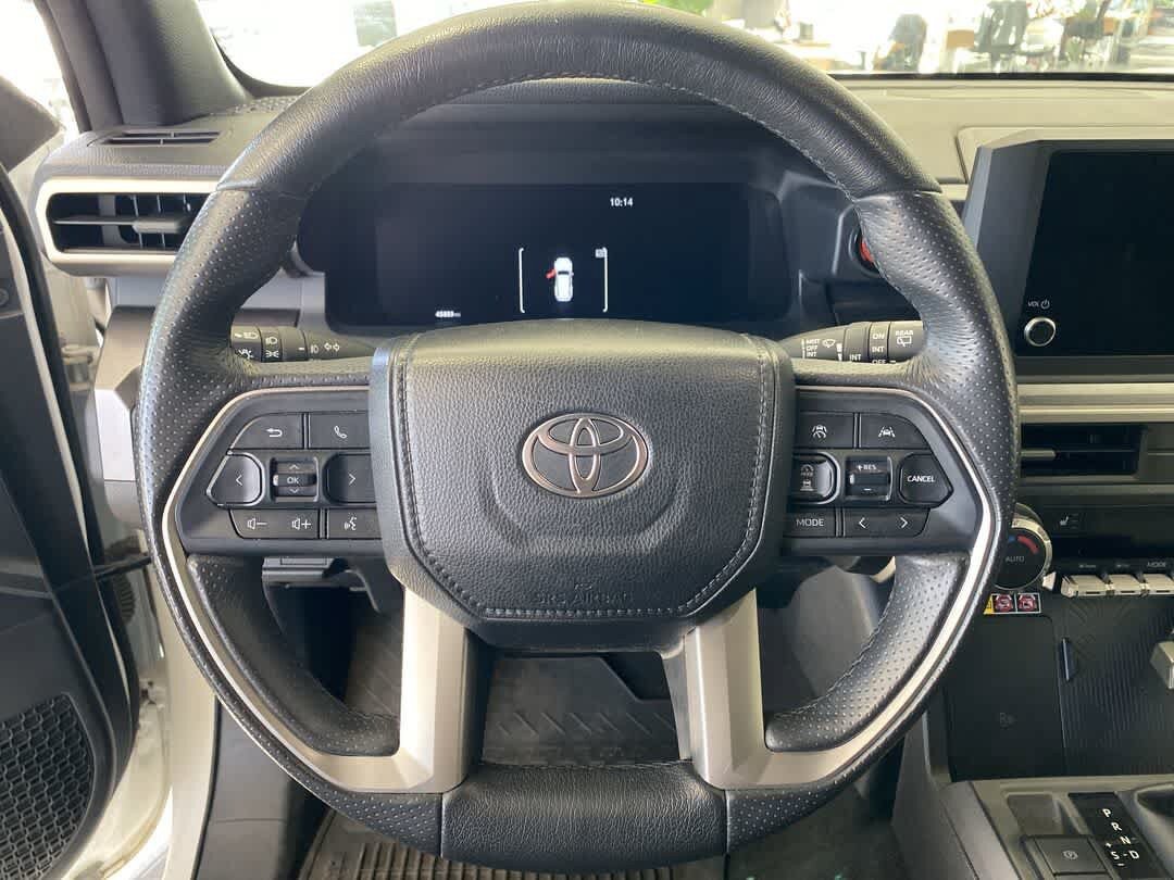 Used 2025 Toyota 4Runner TRD Off-Road AWD/4WD image 16