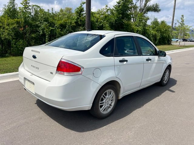 Used 2010 Ford Focus SE FWD image 5