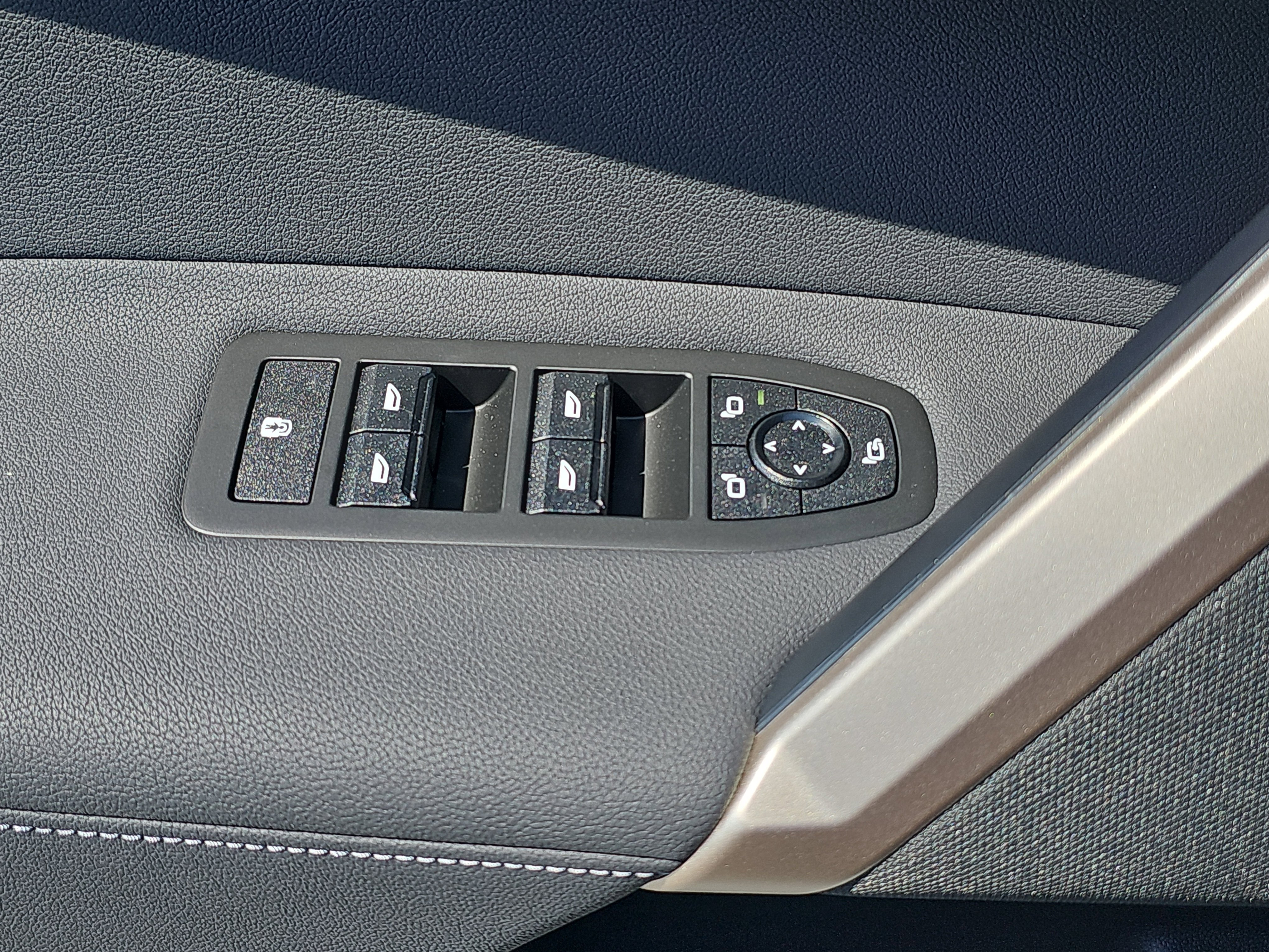 New 2026 BMW iX xDrive60 w/ Premium Package image 28