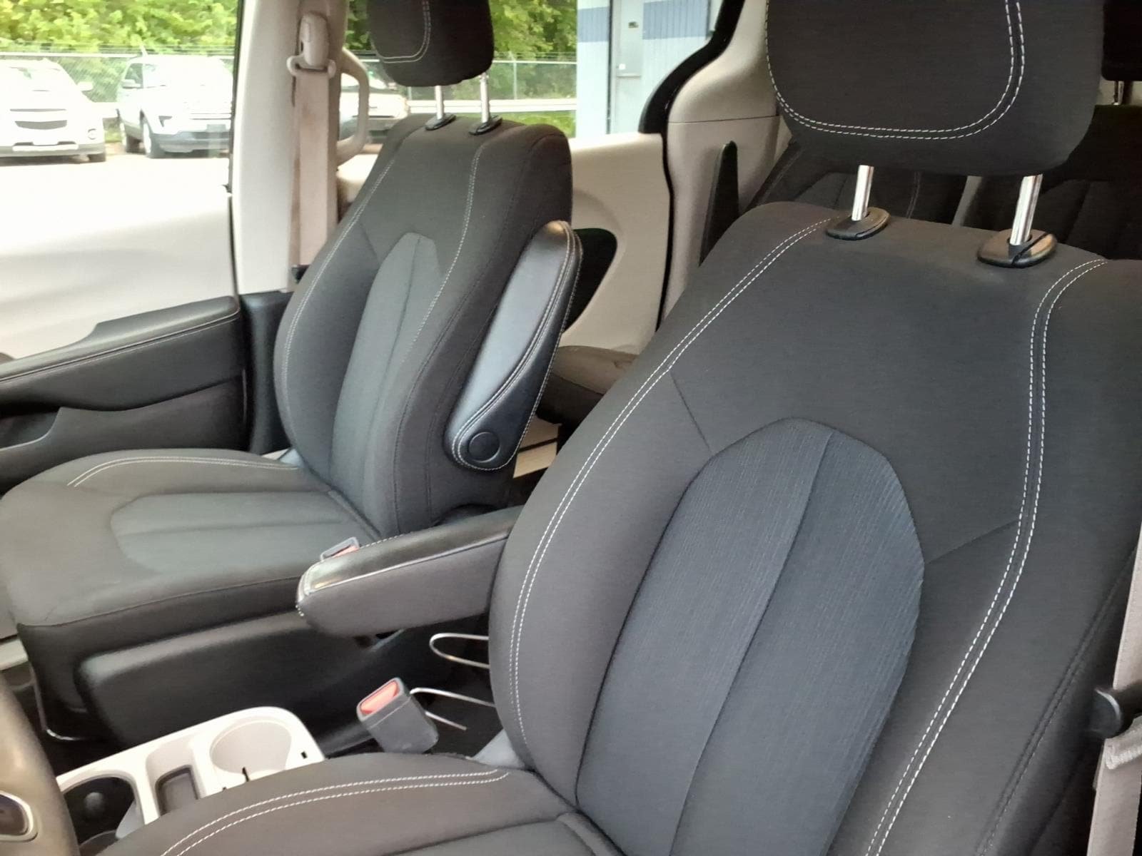 Used 2023 Chrysler Voyager LX FWD image 12
