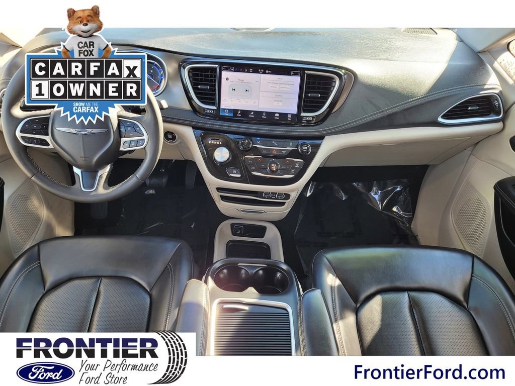 Used 2023 Chrysler Pacifica Touring-L image 12
