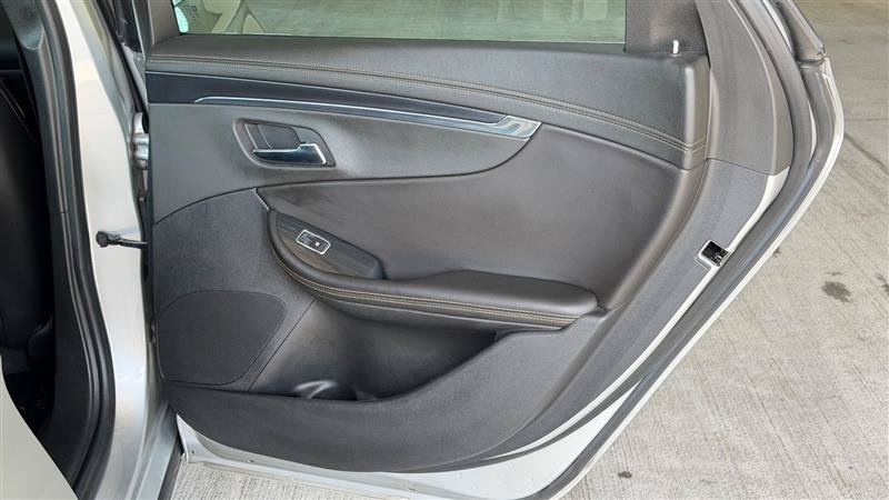 Used 2016 Chevrolet Impala LTZ FWD image 35