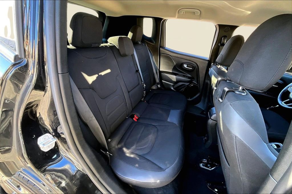 Used 2016 Jeep Renegade Latitude image 27