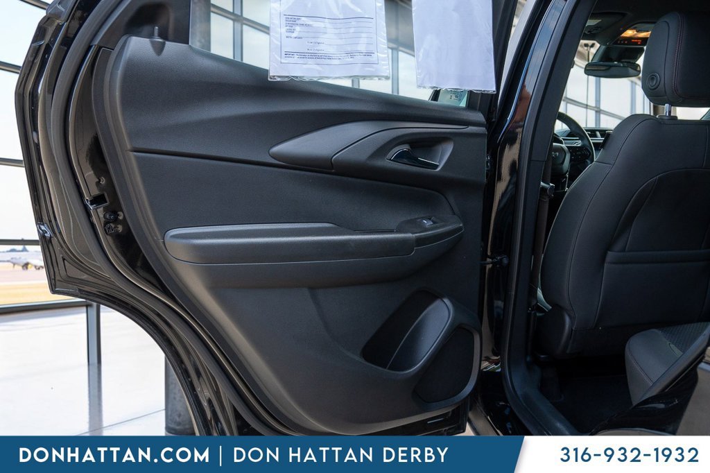 Used 2023 Chevrolet TrailBlazer RS FWD image 17