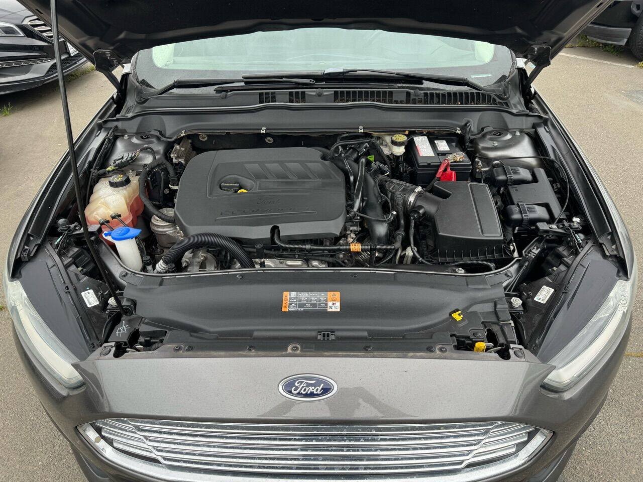 Used 2014 Ford Fusion SE w/ Equipment Group 202A FWD image 19