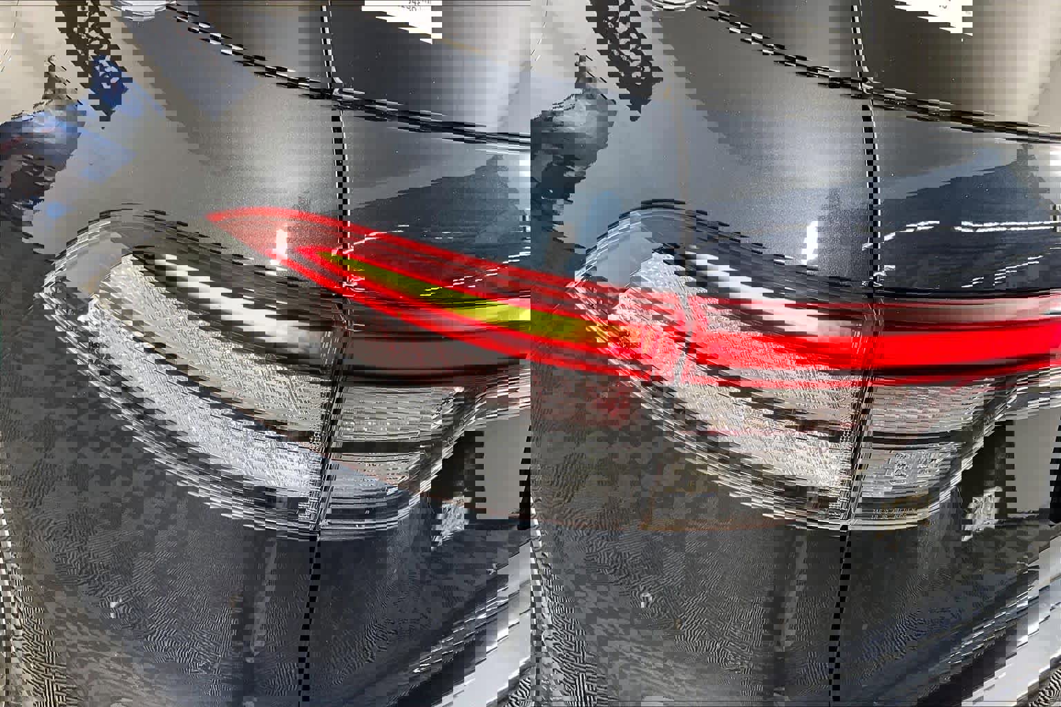 Used 2023 Lincoln Aviator Reserve image 28