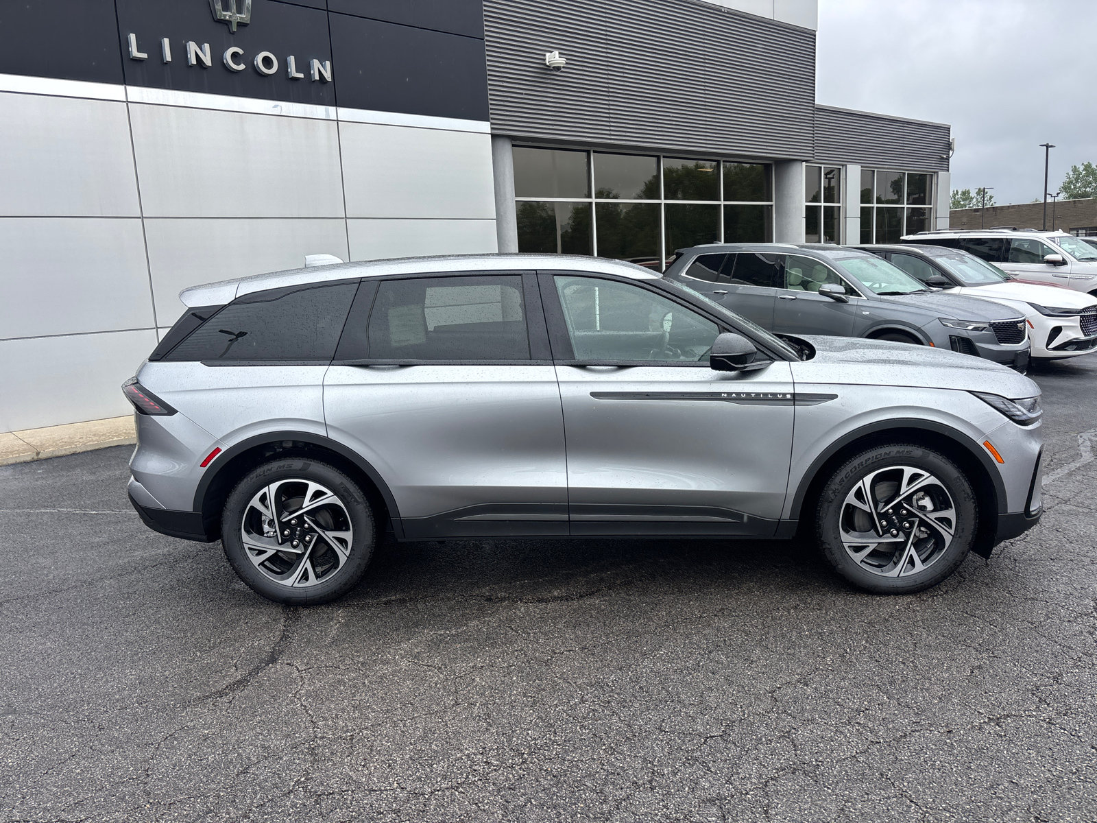New 2026 Lincoln Nautilus Premier w/ Equipment Group 102A AWD/4WD image 8