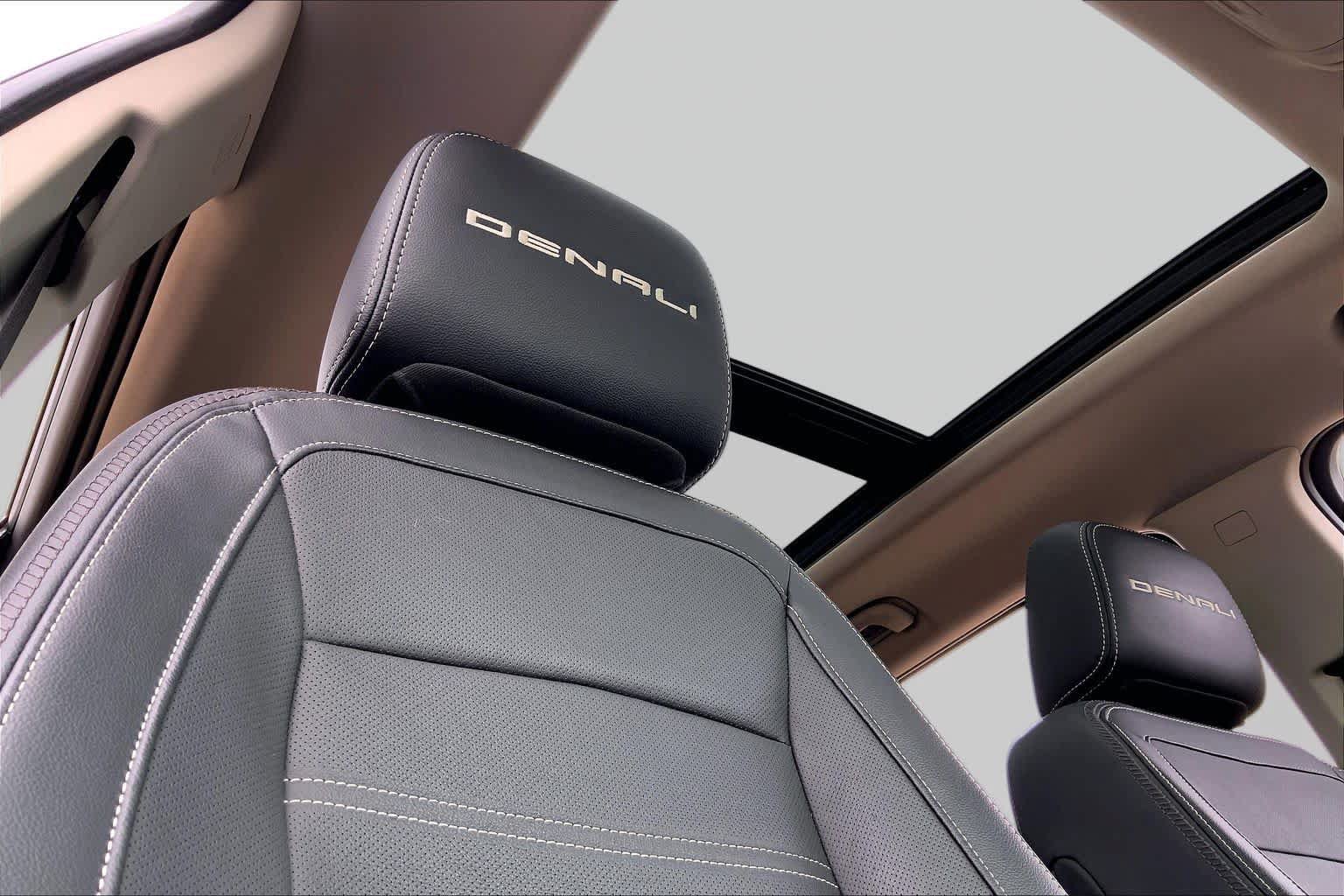 Used 2023 GMC Terrain Denali AWD/4WD image 14