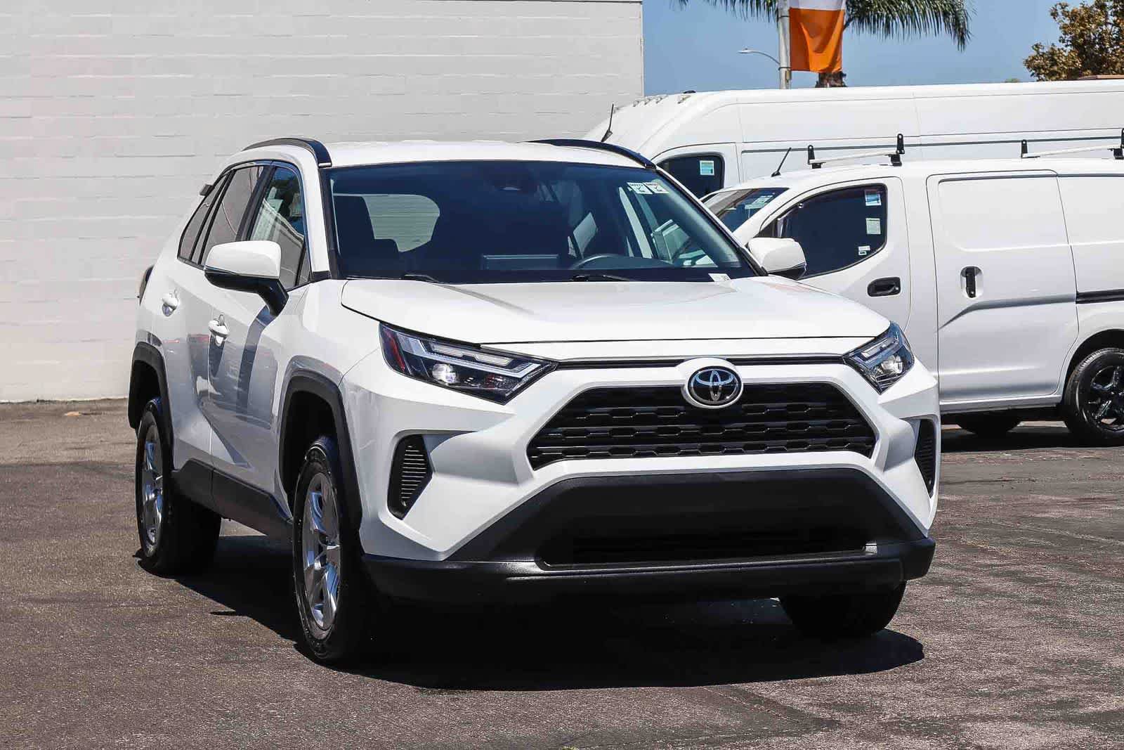 Used 2025 Toyota RAV4 XLE FWD image 3