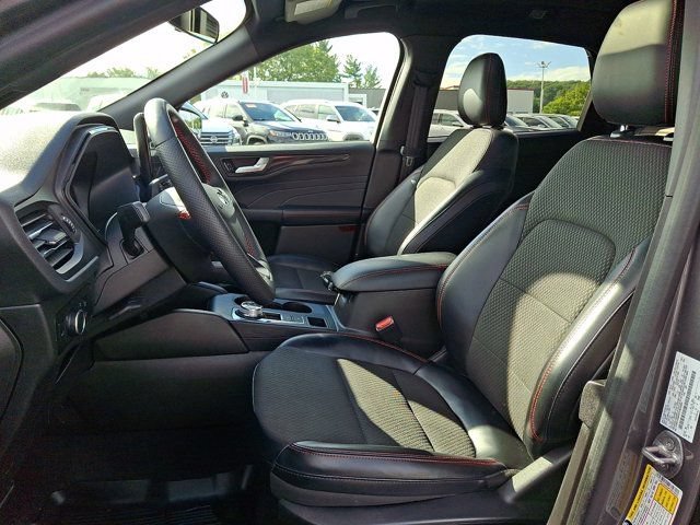 Used 2023 Ford Escape ST-Line w/ Tech Pack #1 AWD/4WD image 17