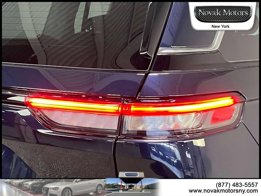 Used 2023 Jeep Grand Cherokee Limited w/ Trailer Tow Prep Group (B) AWD/4WD image 11
