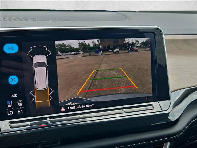 Used 2025 Volkswagen Atlas SE FWD image 13