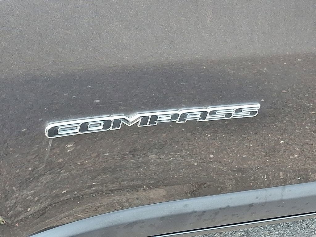 Used 2023 Jeep Compass Limited w/ Sun and Sound Group AWD/4WD image 32