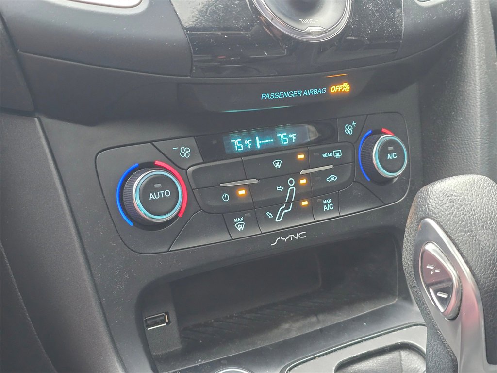 Used 2017 Ford Focus SEL image 7