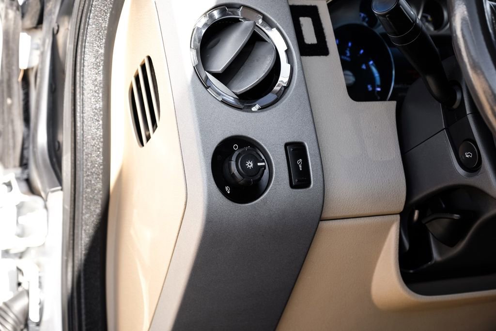 Used 2015 Ford F350 Lariat w/ Lariat Ultimate Package image 28