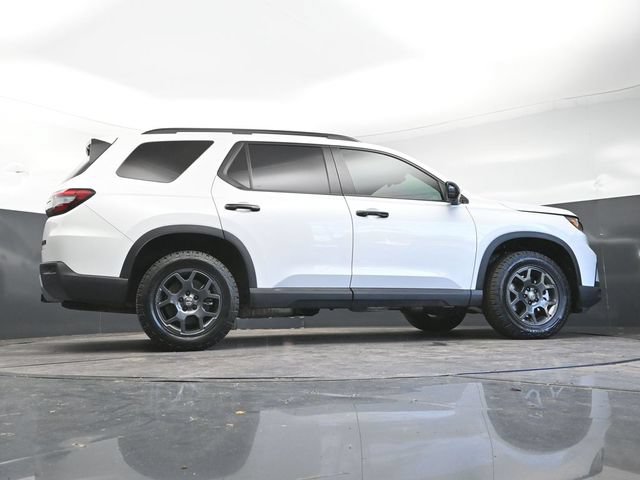 Used 2025 Honda Pilot TrailSport image 27