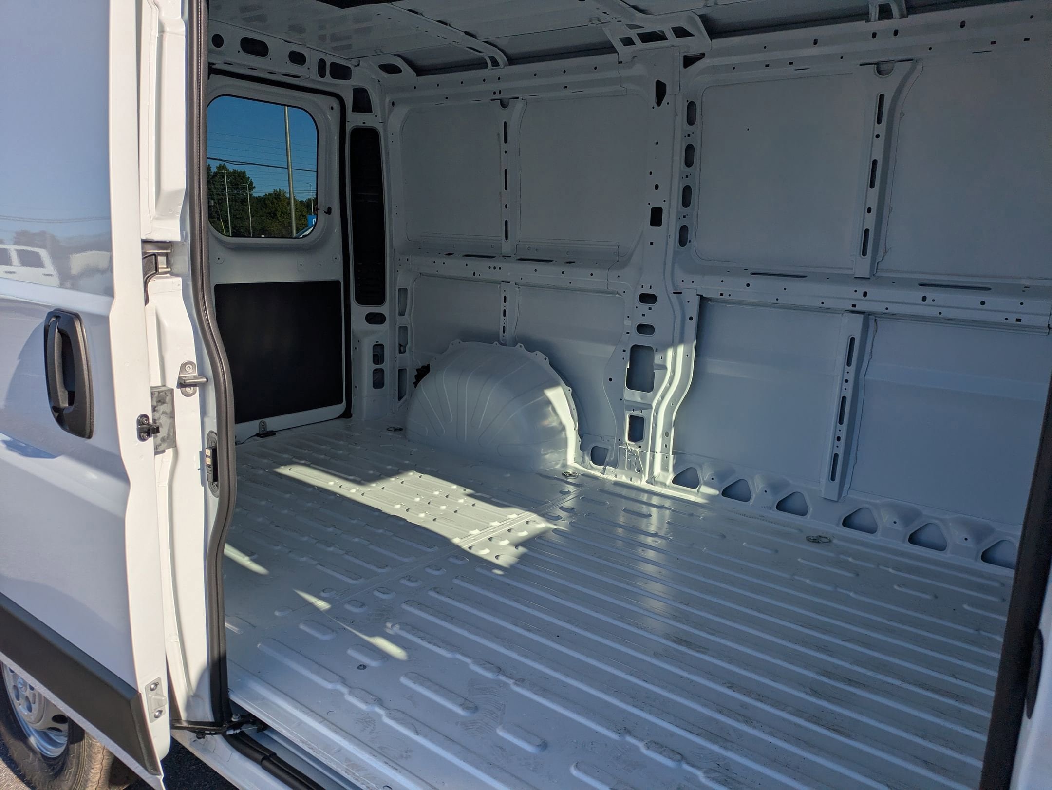 New 2026 RAM ProMaster 1500 w/ Convenience Group FWD image 21