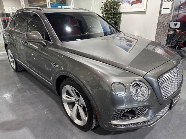 Used 2017 Bentley Bentayga image 3