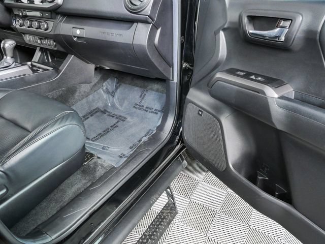 Used 2023 Toyota Tacoma TRD Off-Road w/ TRD Premium Off Road Package AWD/4WD image 7