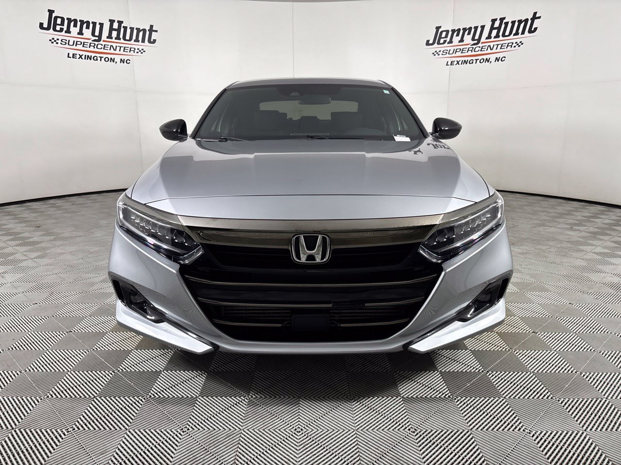 Used 2022 Honda Accord Sport image 2