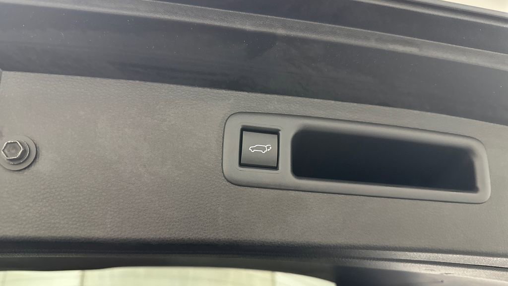 Certified 2023 Toyota Highlander XLE AWD/4WD image 24