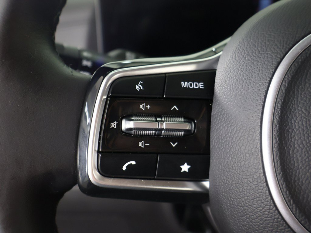 Used 2025 Kia Carnival EX FWD image 44