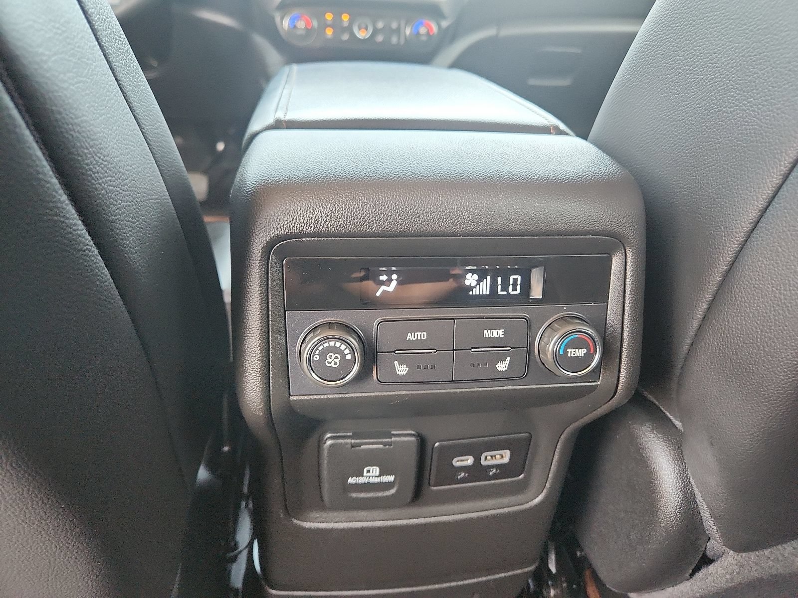 Used 2023 GMC Acadia AT4 w/ Technology Package AWD/4WD image 8