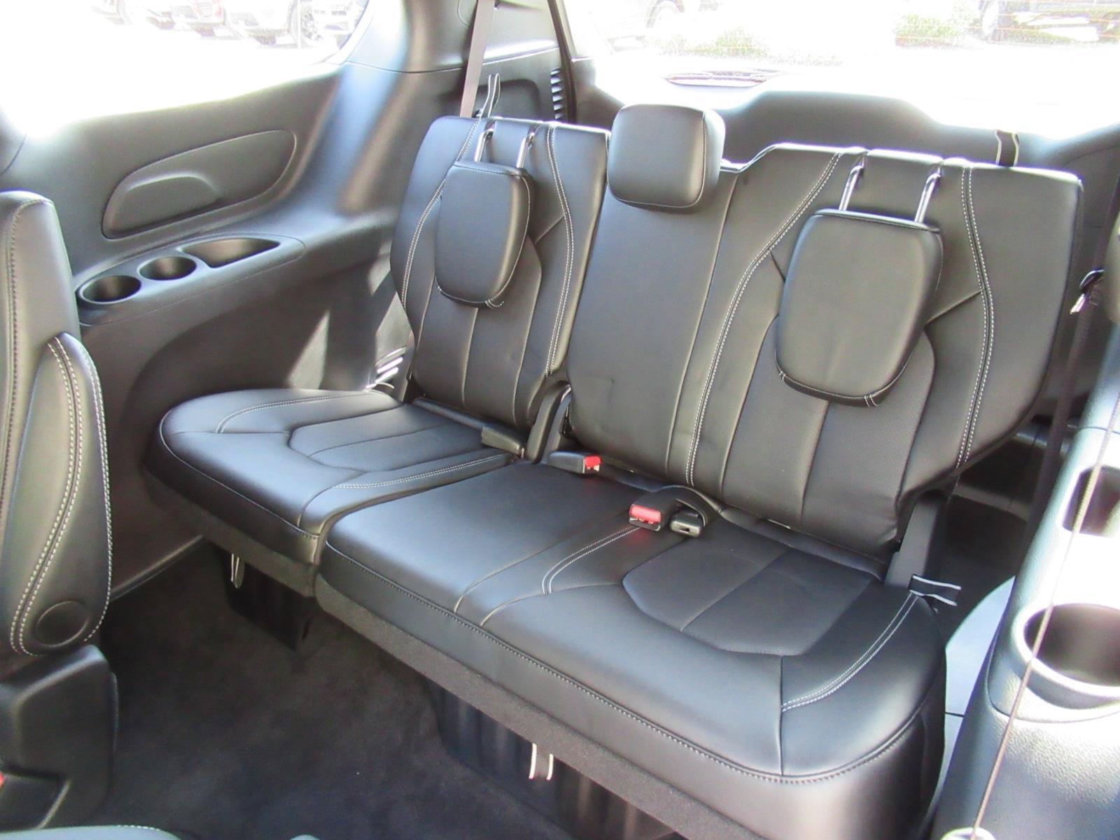 New 2027 Chrysler Pacifica LX FWD image 29