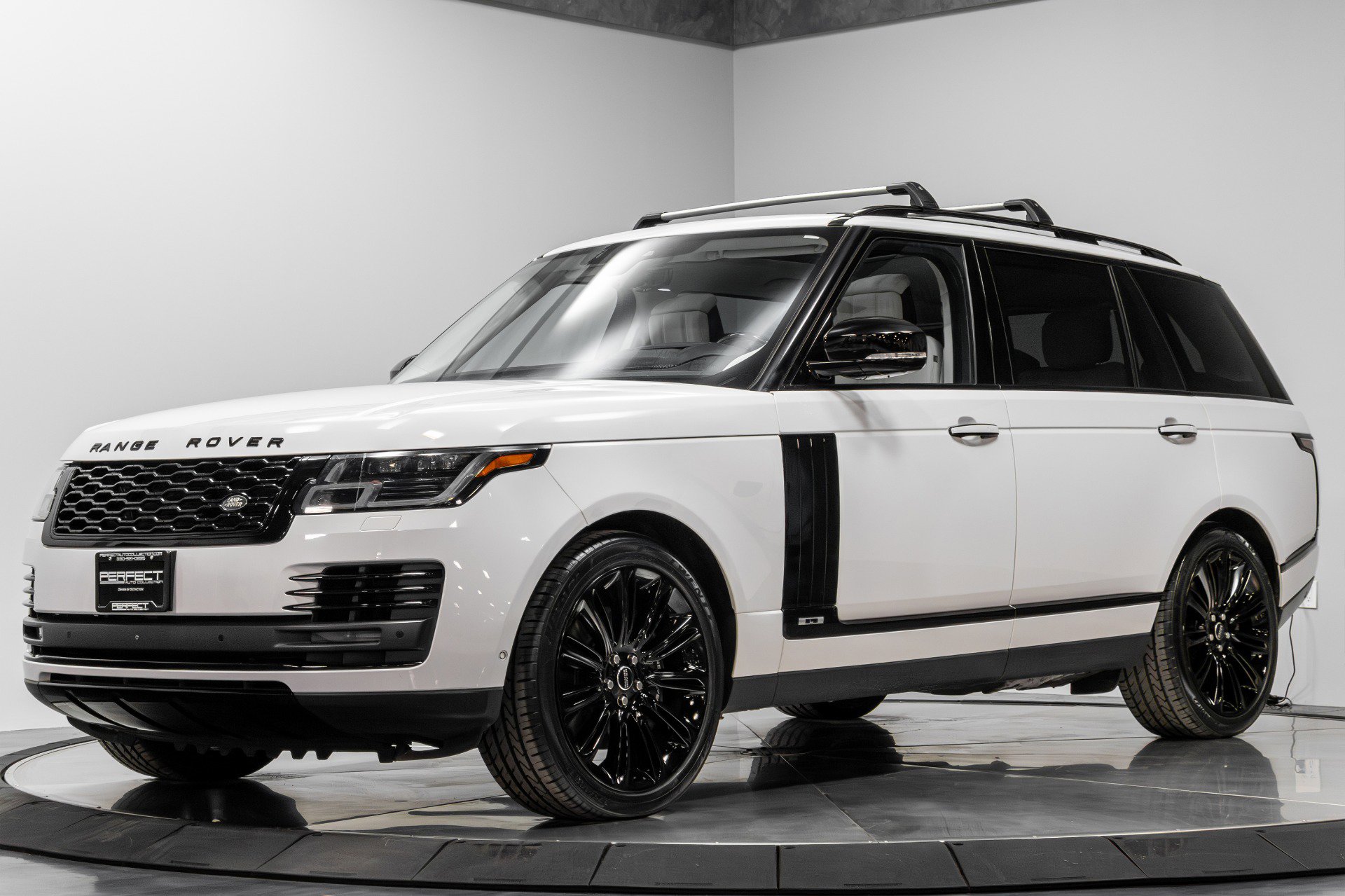 Used 2019 Land Rover Range Rover Long Wheelbase Autobiography image 2